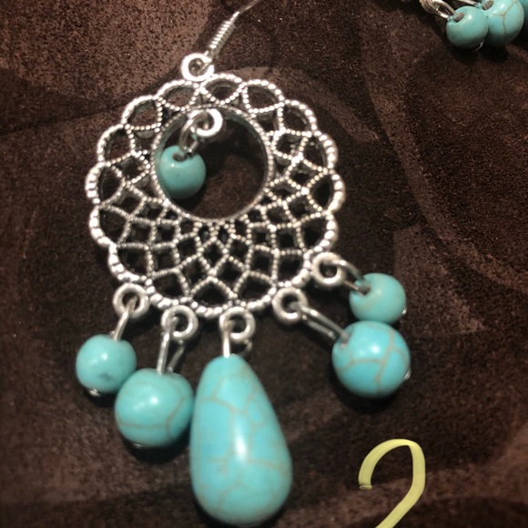 Statement earrings - Picture 11 of 13